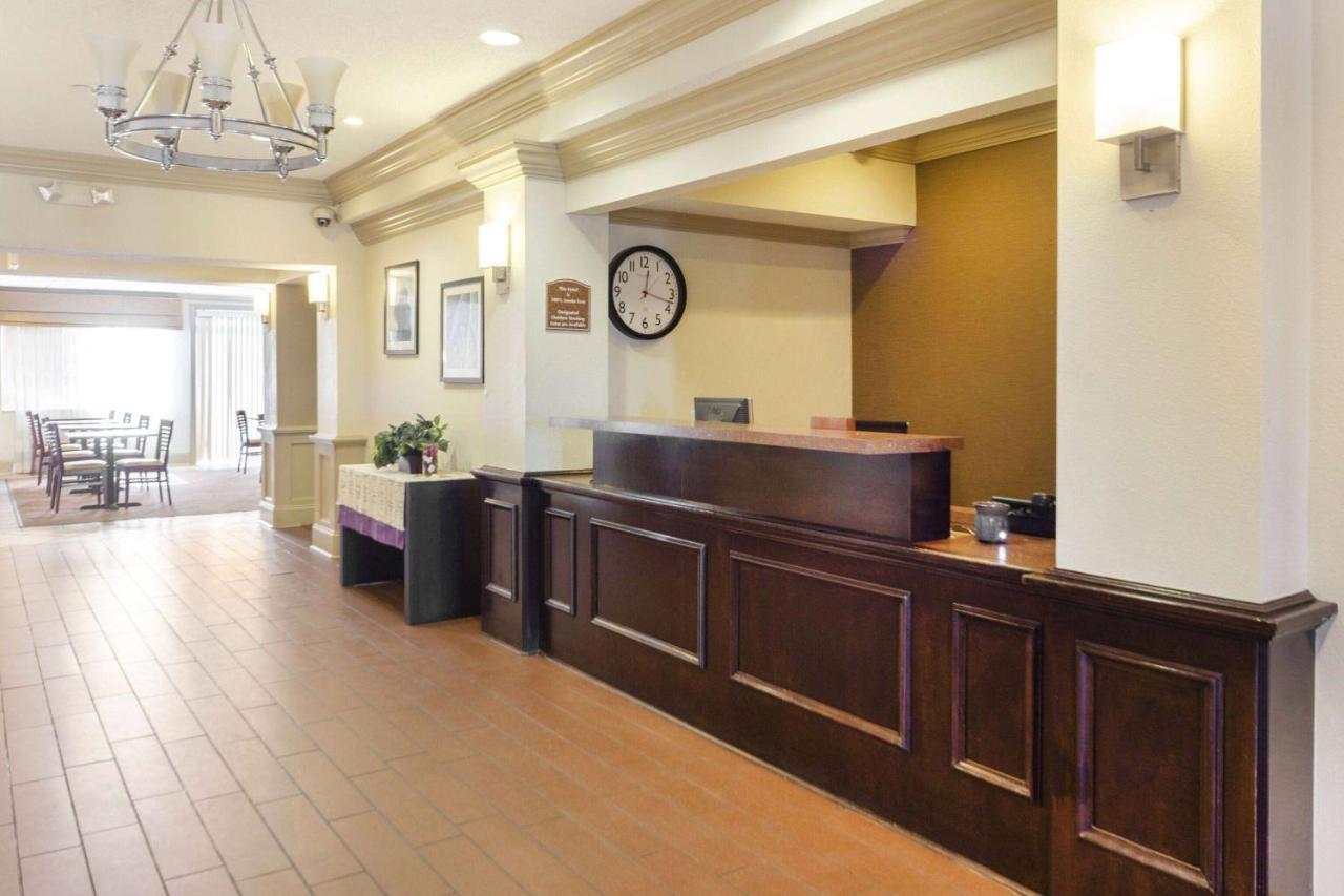 Ramada By Wyndham Jackson Ms Hotel Bagian luar foto