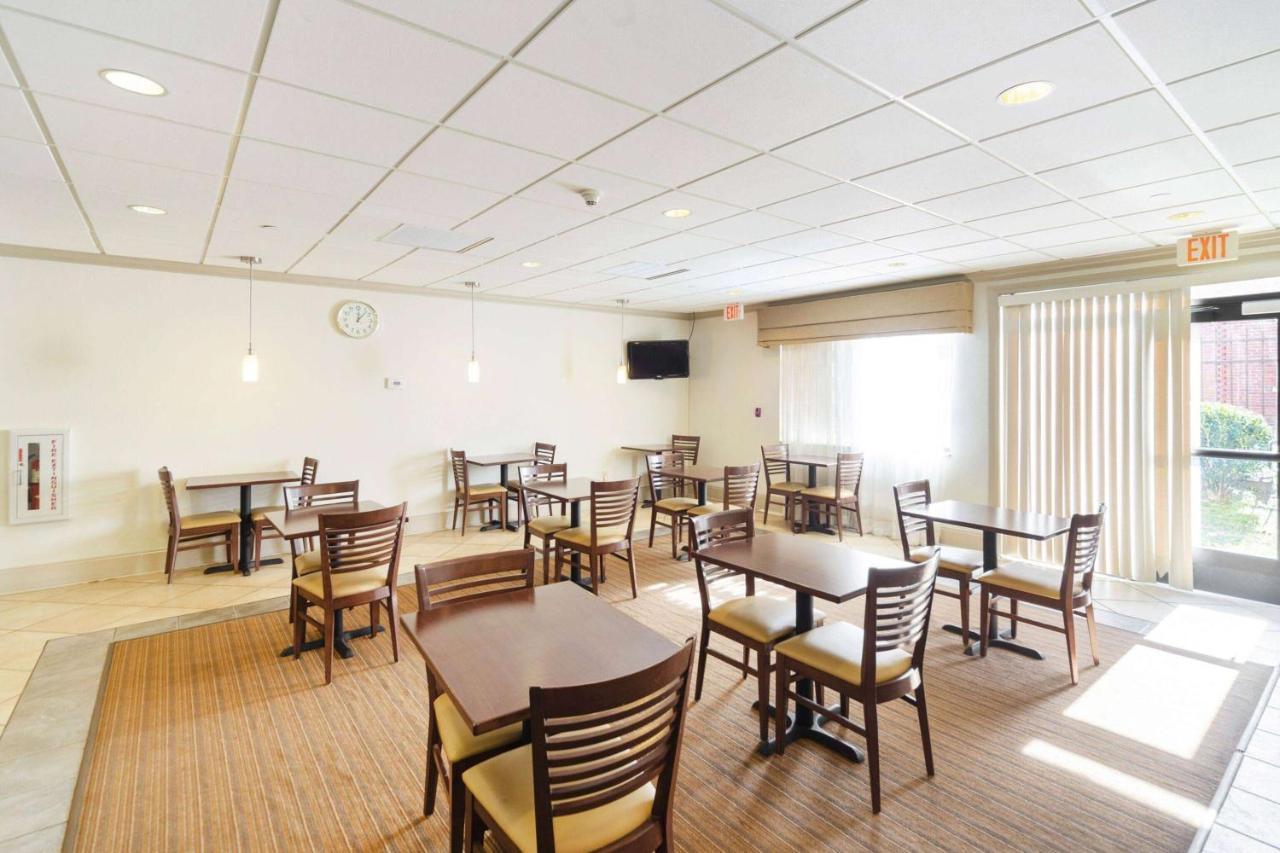 Ramada By Wyndham Jackson Ms Hotel Bagian luar foto